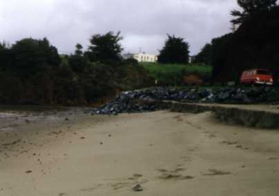 Wintertime beach and headlands - 8459 Bytes