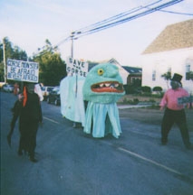 Gertie&rsquo;s keeper, Jerry, leading the parade